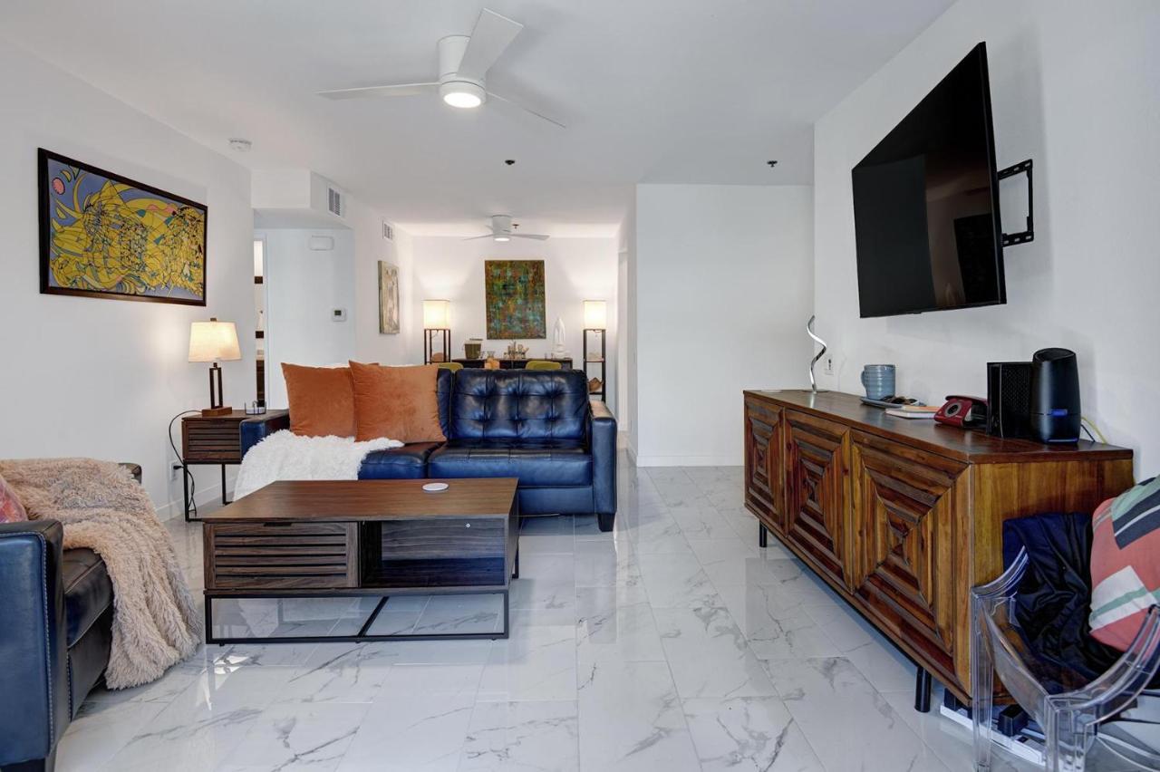 פאלם ספרינגס Modern Plaza Villas Oasis מראה חיצוני תמונה